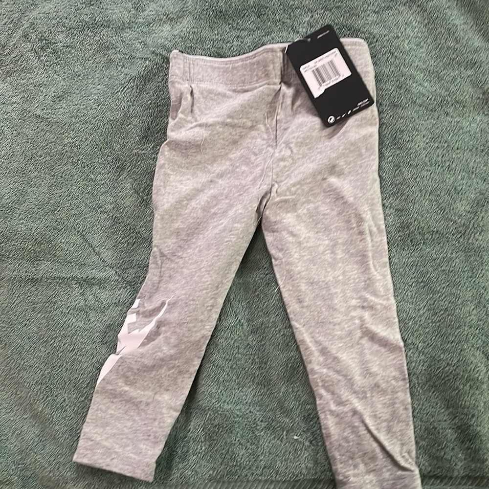 NWT - Nike Girls Leggings